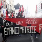 chris_portant_la_banderole_de_la_cnt_education_np2c_le_31_janvier_2012_a_lille.jpg