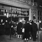 afpdes-gens-font-queue-dans-gare-pour-obtenir-billets-conge-annuel-apres-signature-accords-matignon.jpg