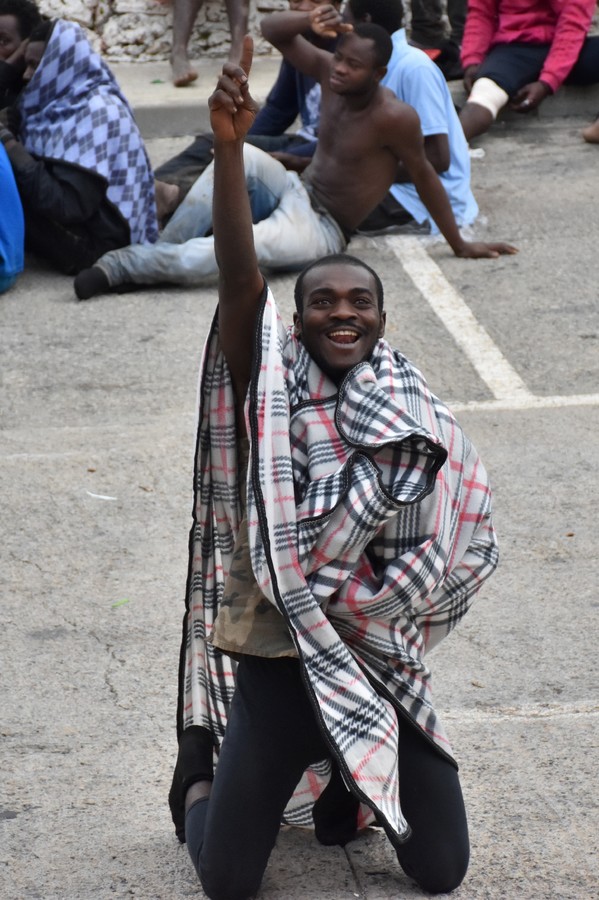 migrants-el-tarajal-9-decembre-2016-ceuta_2_600_900.jpg