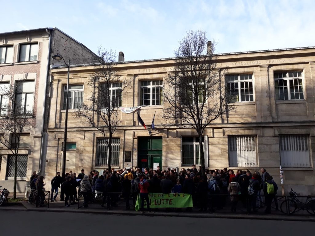 Ecole parisienne accueillant une AG de grévistes en 2019