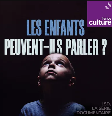 photo d'un enfant regardant en l'air : "les enfants peuvent-ils parler"