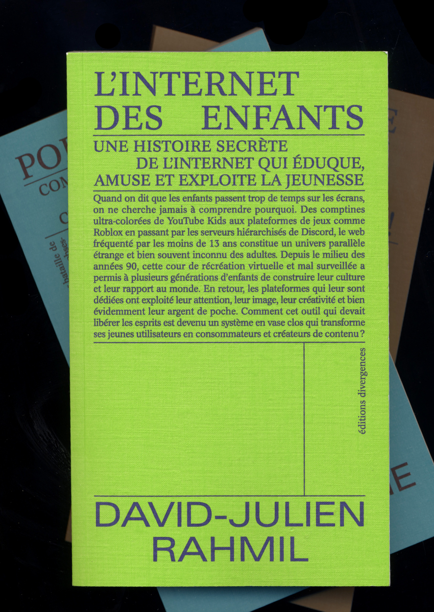 couverture verte de l'internet des enfants